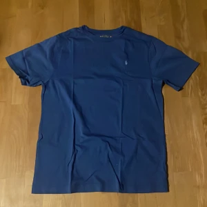 Ralph lauren t-shirt - Två feta polo t-shirts, båda för 600!
