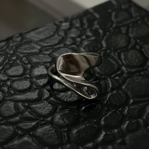 Silver ring  - Säljer denna superfina silver ring från Olympia Rings, säljer då jag börjat använda guld och denna är helt oanvänd! 🤍nypris - 89 kr 
