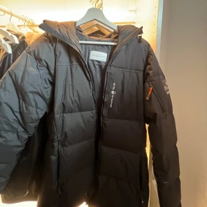 SAIL RACING - Bra skick Knappt använd  Köpte för 3600 och säljer den för 850