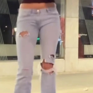 Lågmidjade bootcut jeans - Jättefina lågmidjade jeans, säljer då de ej kommer till användning 🩵🩵🩵skriv privat för fler bilder