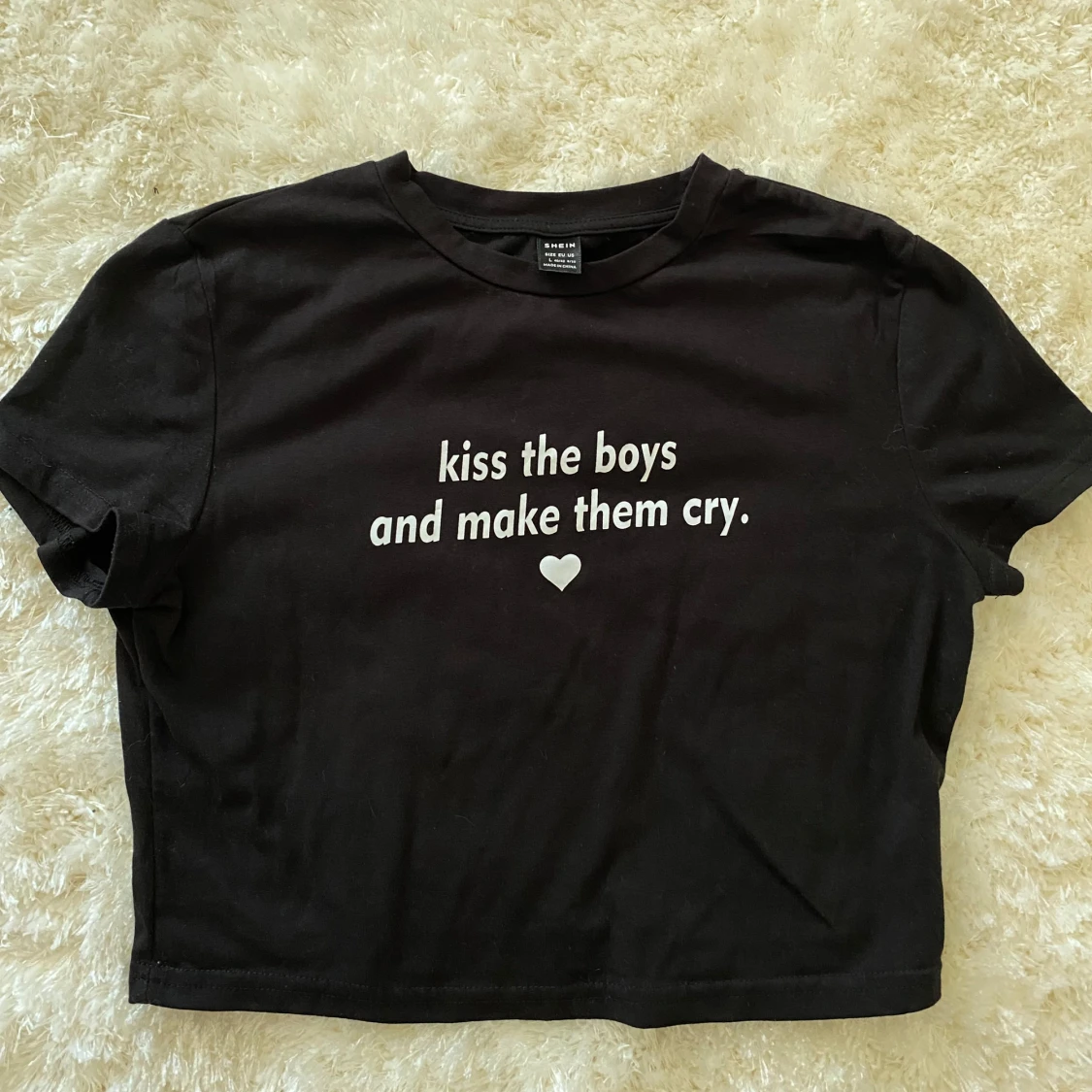 Svart t-shirt från SHEIN med text - 90