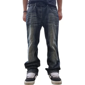 Jeans - Riktigt feta jeans med beautiful wash. Säljer till någon lycklig skäl då de inte kommer till användning. Midja: 46cm. Ytterben: 100cm. Benöppning: 23cm.