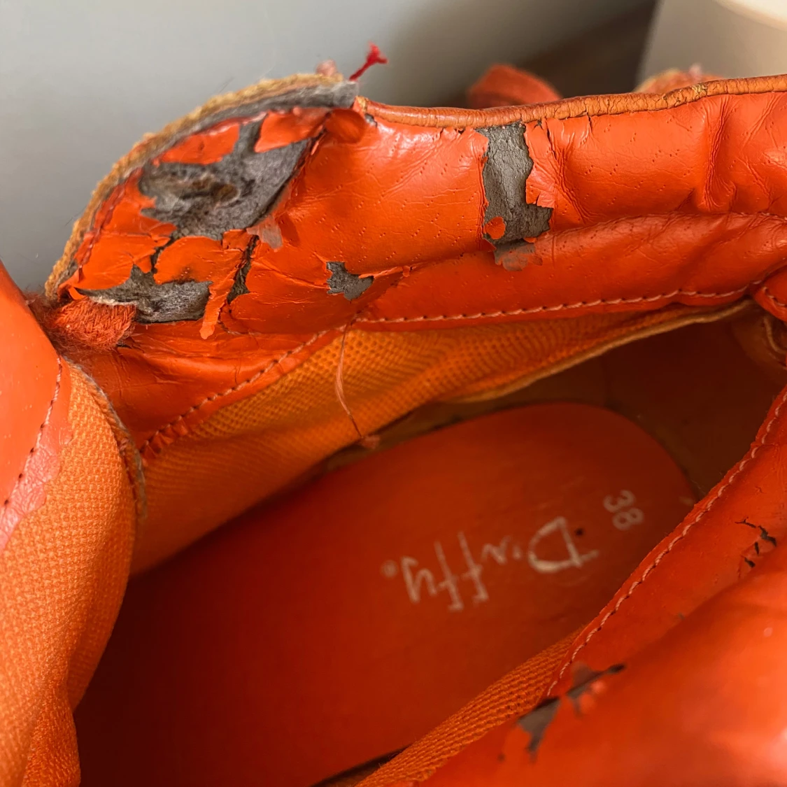 Kilklacksskor i skinn.  - 91