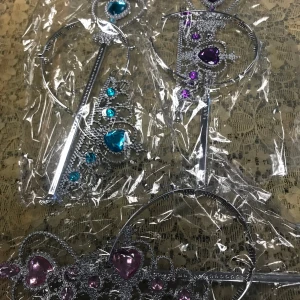 3 paket Barn Tiara & Trollstav  - Finns fler kvar, samma frakt  69kr/ paket 