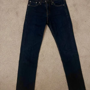 Vintage Levi’s jeans - Ett par vintage Levi’s jeans köpta på second hand för något år sedan, knappt använda sen dess. Low waist, tightare runt låren och lite lösare runt vaderna.  W: 29 L: 32