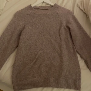 Stickad tröja - En stickad tröja från Vero mods i storlek S men passar även Xs och M