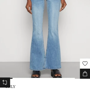 Only jeans  - Ett par only jeans som köpts för 20 dagar sen och är använda 5 ggr ungefär köpt för 569kr och säljer för 450kr då dom är nästan helt nya 