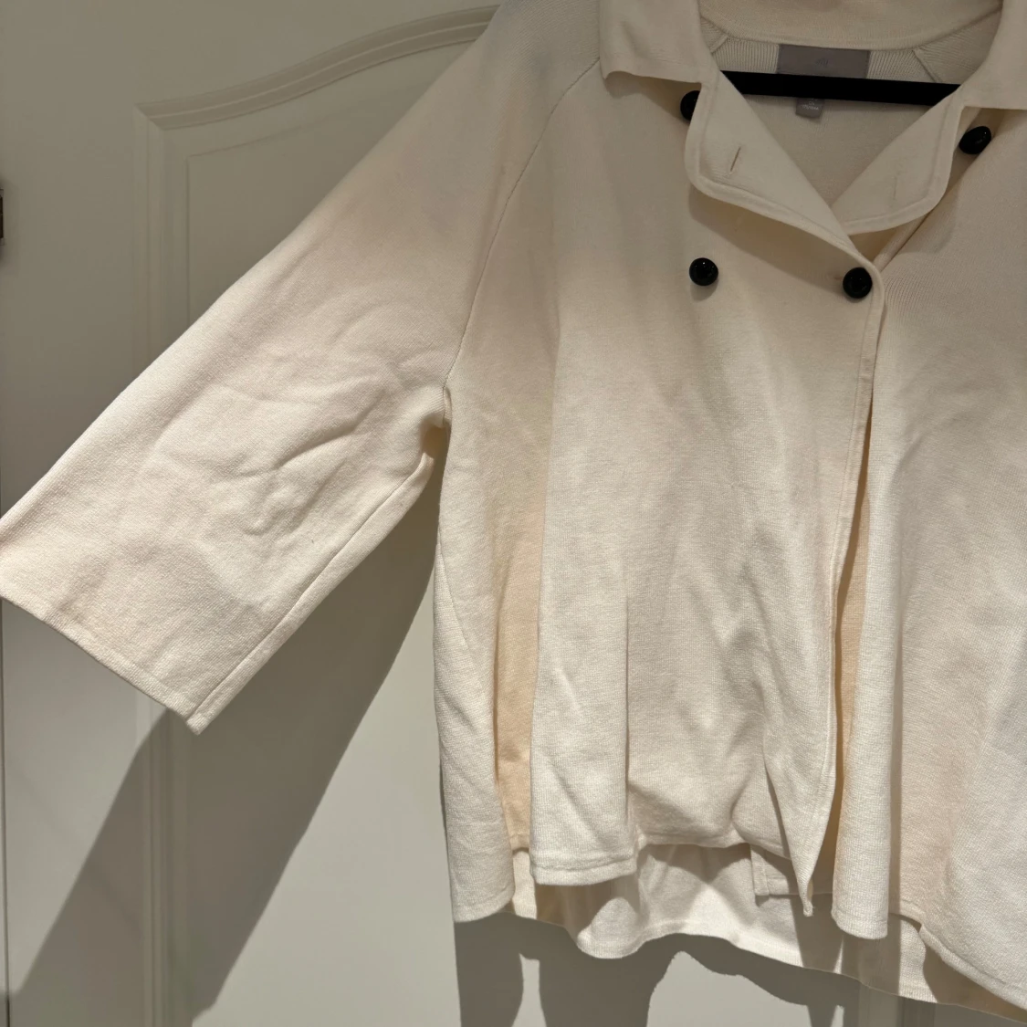 Beige jacka med knappar - 90