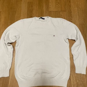 Tommy&hilfiger - Jätte fin Tommy&hilfiger tröja som är helt ny