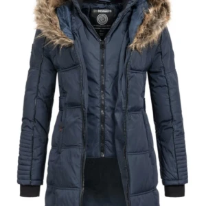 Parkas Nyskick  - Parkas med dragkedja och huva kantad med syntetisk fuskpäls  ‼️Ett av spännen fattas (se bild), men går säkert att köpa till själv eller spänna den med något annat. Använd bara ett par gånger, alltså inga tecken på användning förutom spännet.