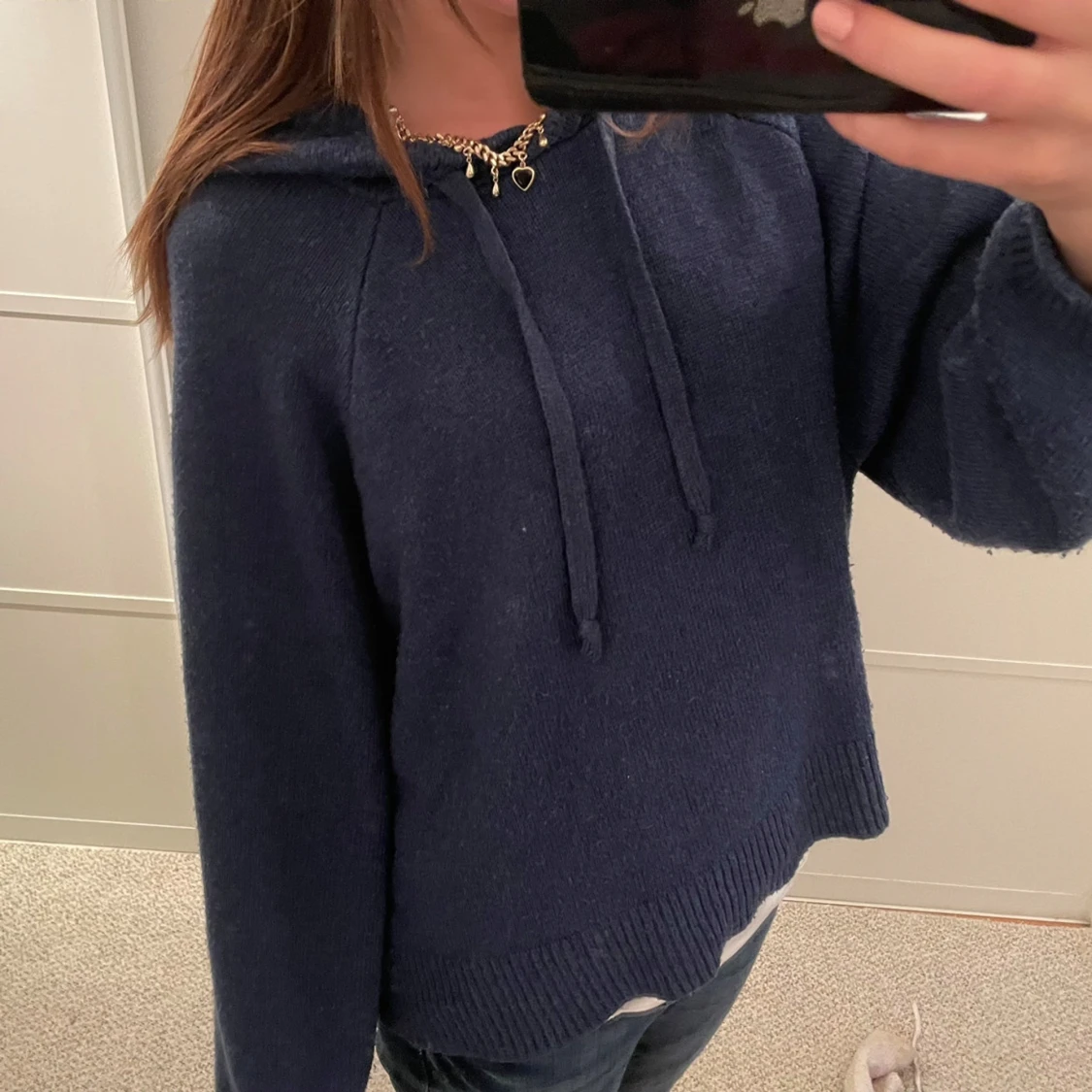 Tjock Mörkblå stickad hoodie