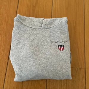 Gant Hoodie - Hej, Fin Gant Hoodie  