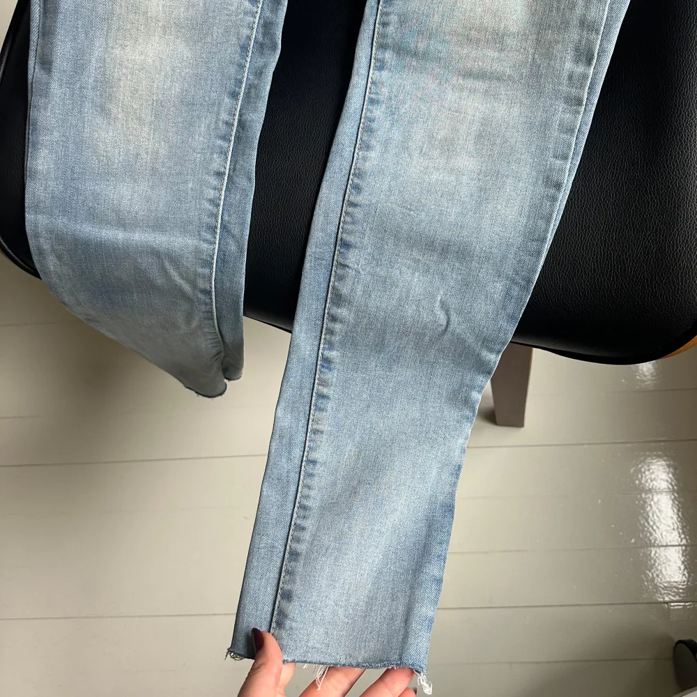 Levis jeans Mile High Super Skinny💙Nypris ca 1200kr. Klippa nedtill. Jeans & Byxor.