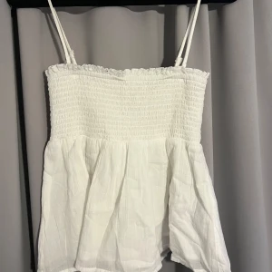 Gulligt linne - Ifrån Gina Young, skulle säga att de är en S