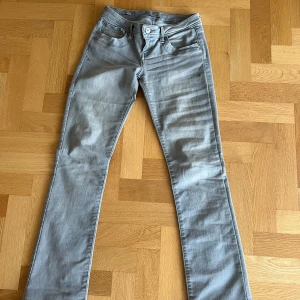 Ltb jeans  - Säljer mina supersnygga gråa ltb jeans då dom inte kommer till användning💓