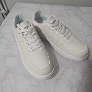 Skor air force, shoes  - Size 44, storlek 44 har inte använt än.