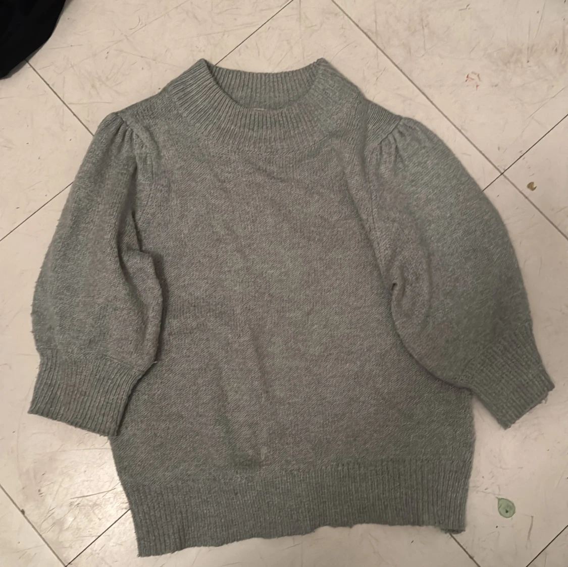 Stickad tröja med puffärm från JDY - 91