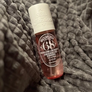 Sol de Janeiro parfym  - Säljer en sol de Janeiro parfym 68. Inte så använd då jag redan har en till precis likadan💕