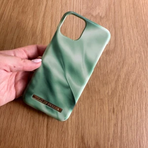 iPhone 11pro skal - Några små skador men fortfrande bra skick 