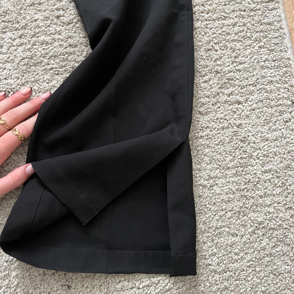 Svarta bootcut kostymbyxor från Bikbok  - 92