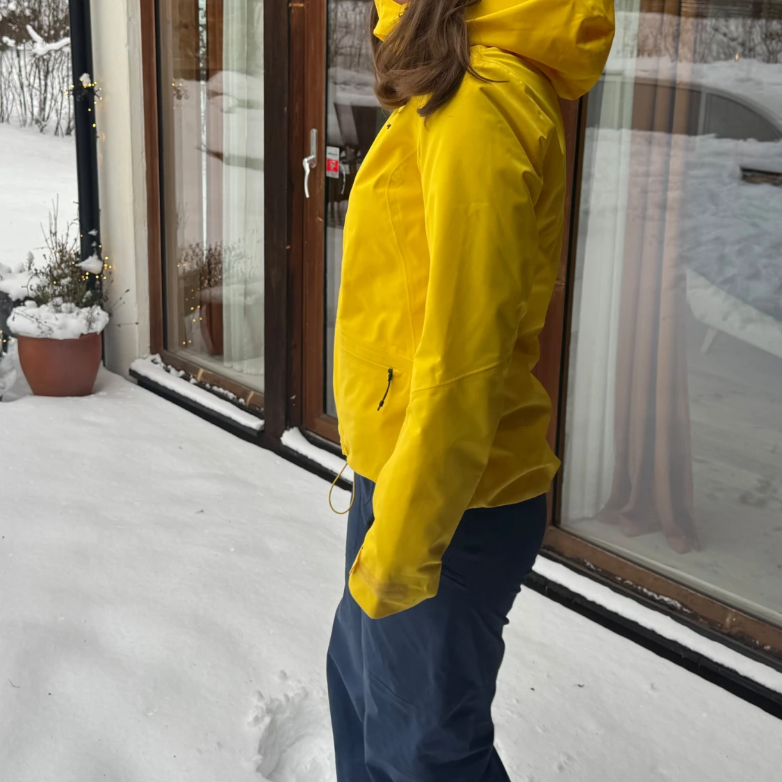Gul skidjacka (nästan helt oanvänd!!) - 91