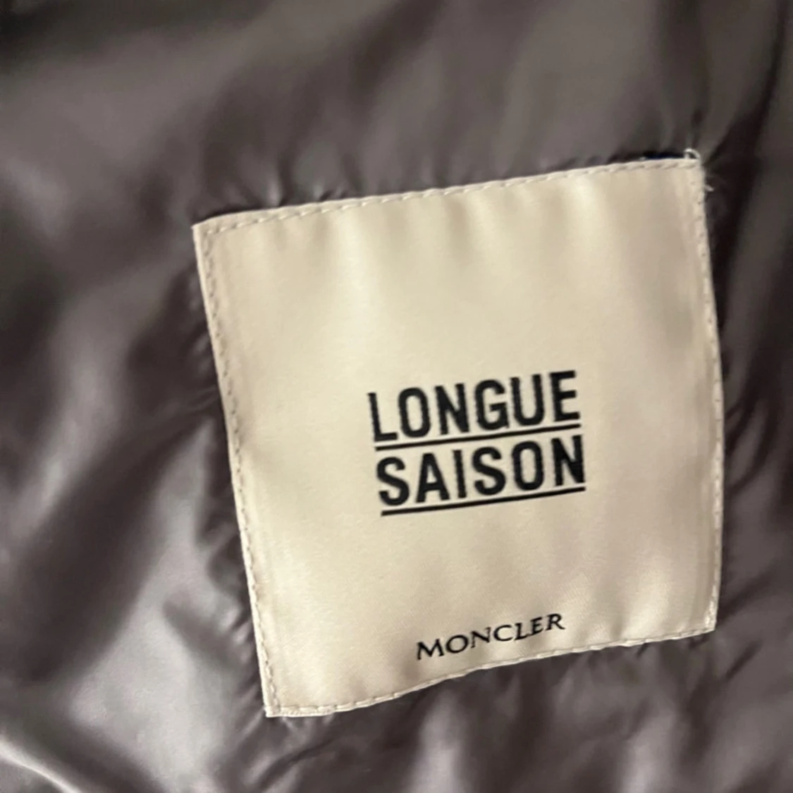 Grå dunväst från Moncler - 91