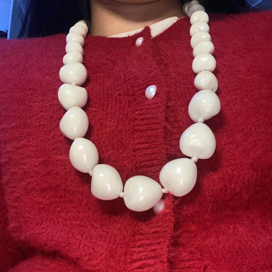 Vitt halsband med pärlor och rosett - 91