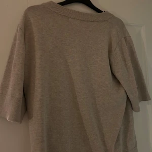 Tröja - Trekvartsarmad tröja som inte används så i bra skick! Från Åhléns 