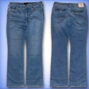 True Religion Jeans - Ett par fina ljusblå True religion jeans i ett fint skick! Hör av dig ifall du har fler frågor!