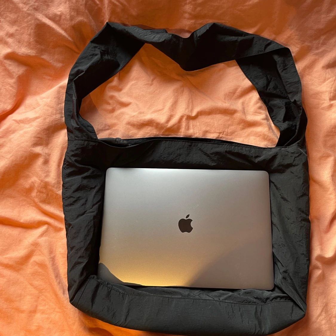 Svart axelväska - 90