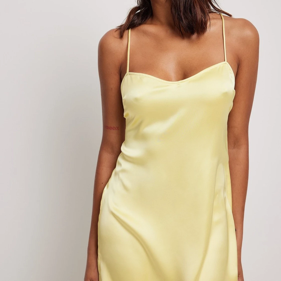 Gul miniklänning från nakd  - 90