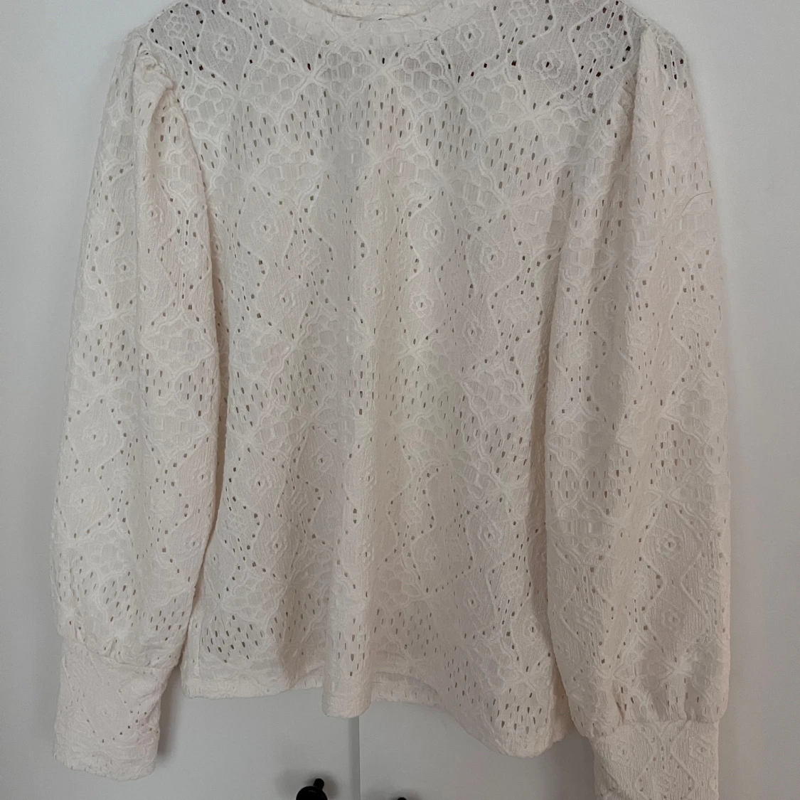 Vit spetsblus från Object