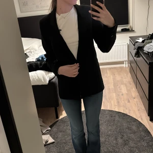 Svart kavaj från Cubus - Kavaj från Cubus. 