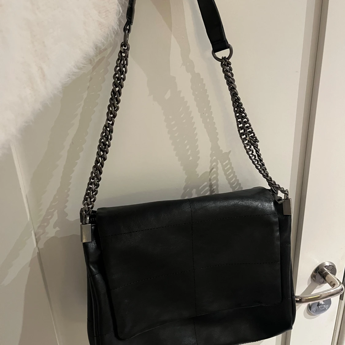 Svart axelväska Zara