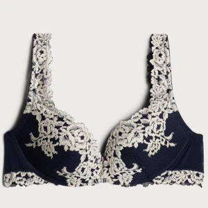 Intimissimi Pretty Flowers Gioia Super Push-Up Bra - Säljer för att den är förstor