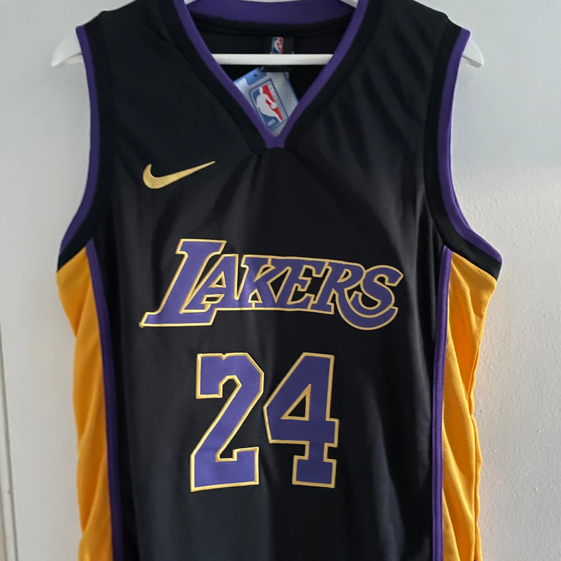 Kobe Bryant Lakers linne