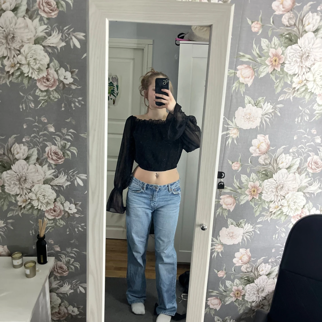 Svart offshoulder blus