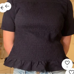 smockad topp ny  - helt ny aldrig använd , marinblå från Gina, passar XS !! 💕💕💕💕💕