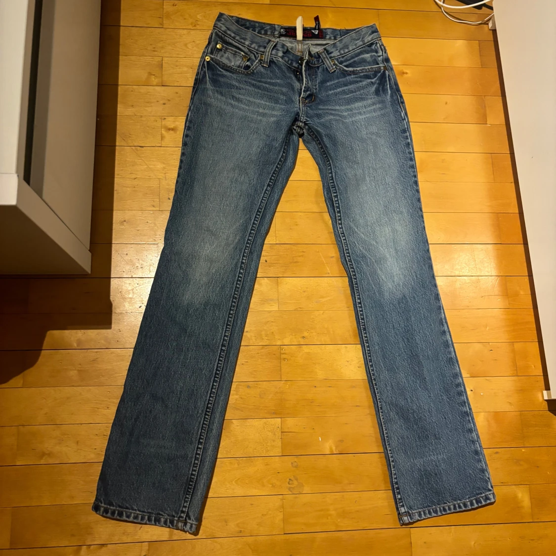 Blå bootcut / straight jeans  - 92