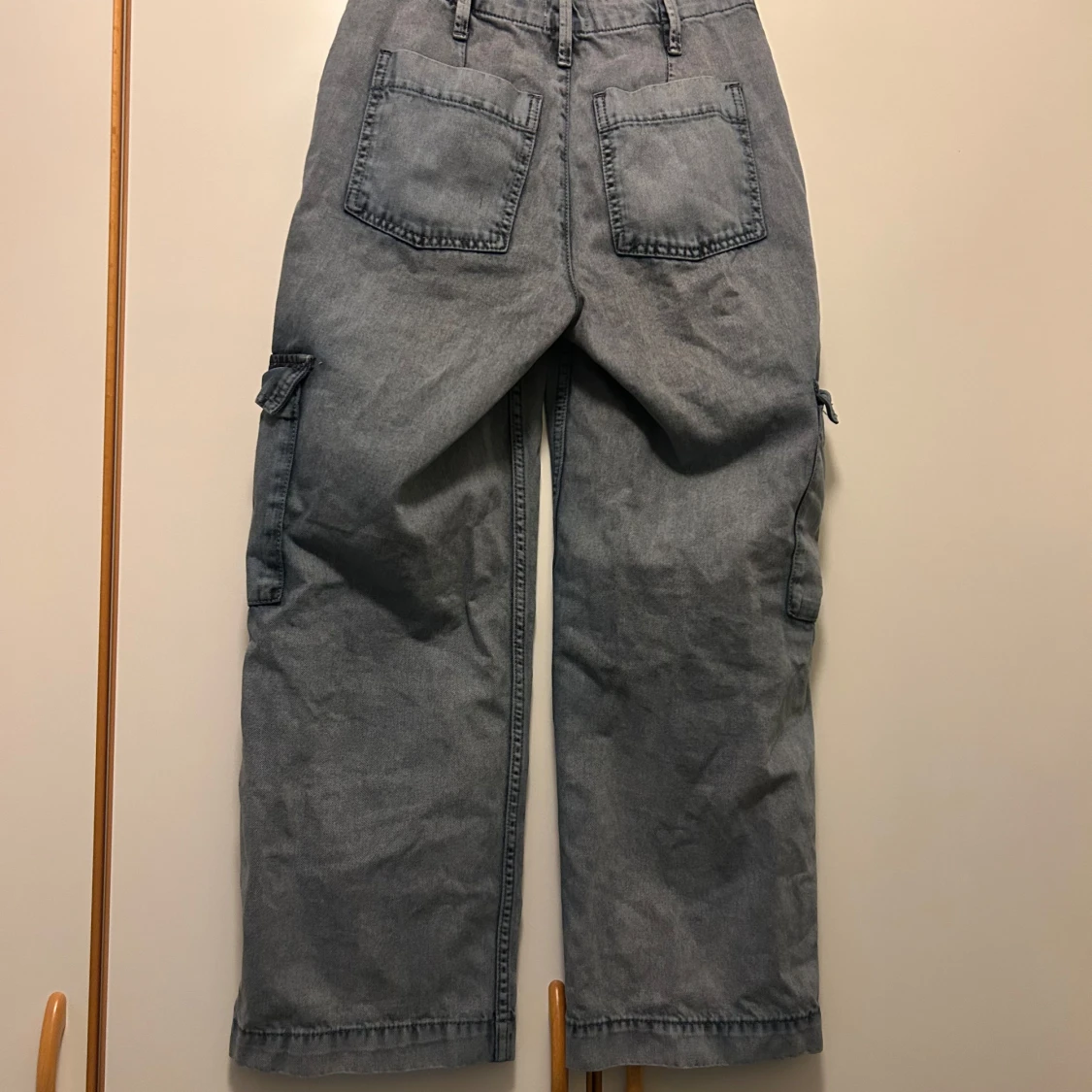 blågrå cargobyxor - 90