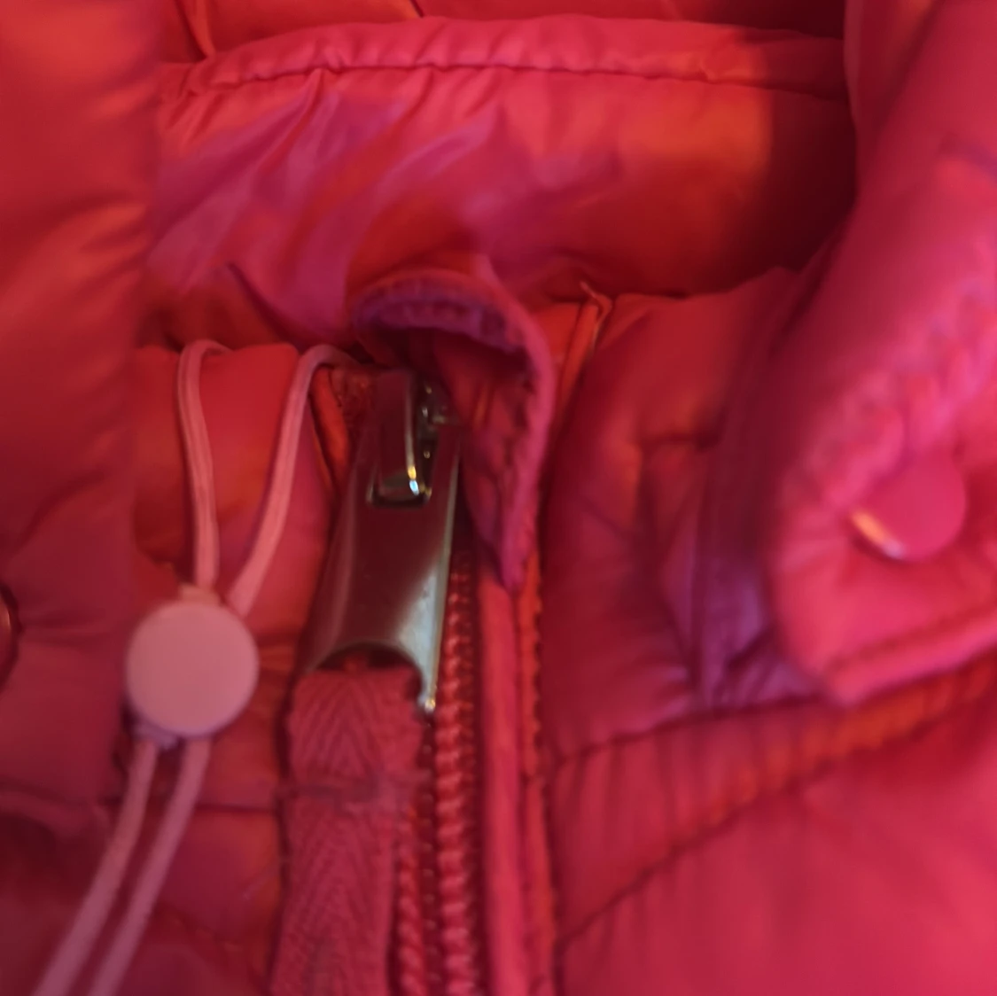 Rosa pufferjacka från Vero Moda - 92