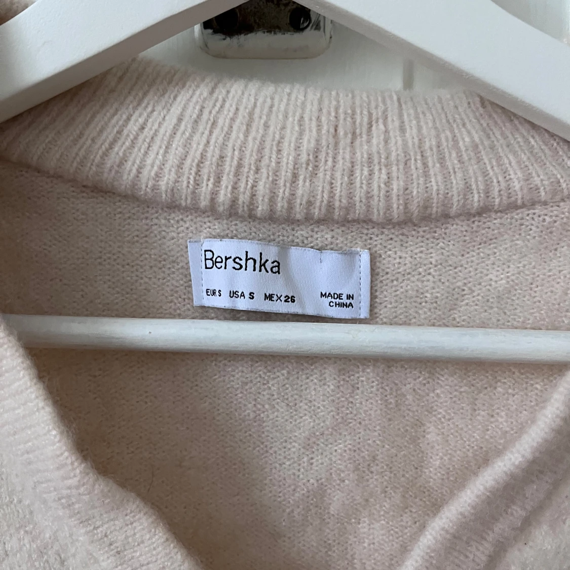 Beige croppad tröja från Bershka - 90
