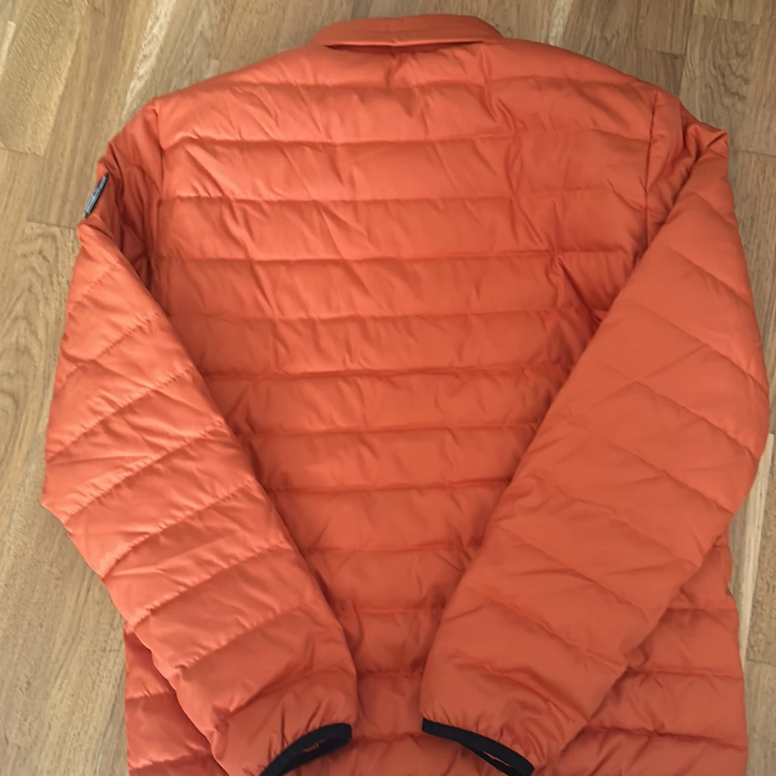 Orange quiltad jacka från EA7 - 90