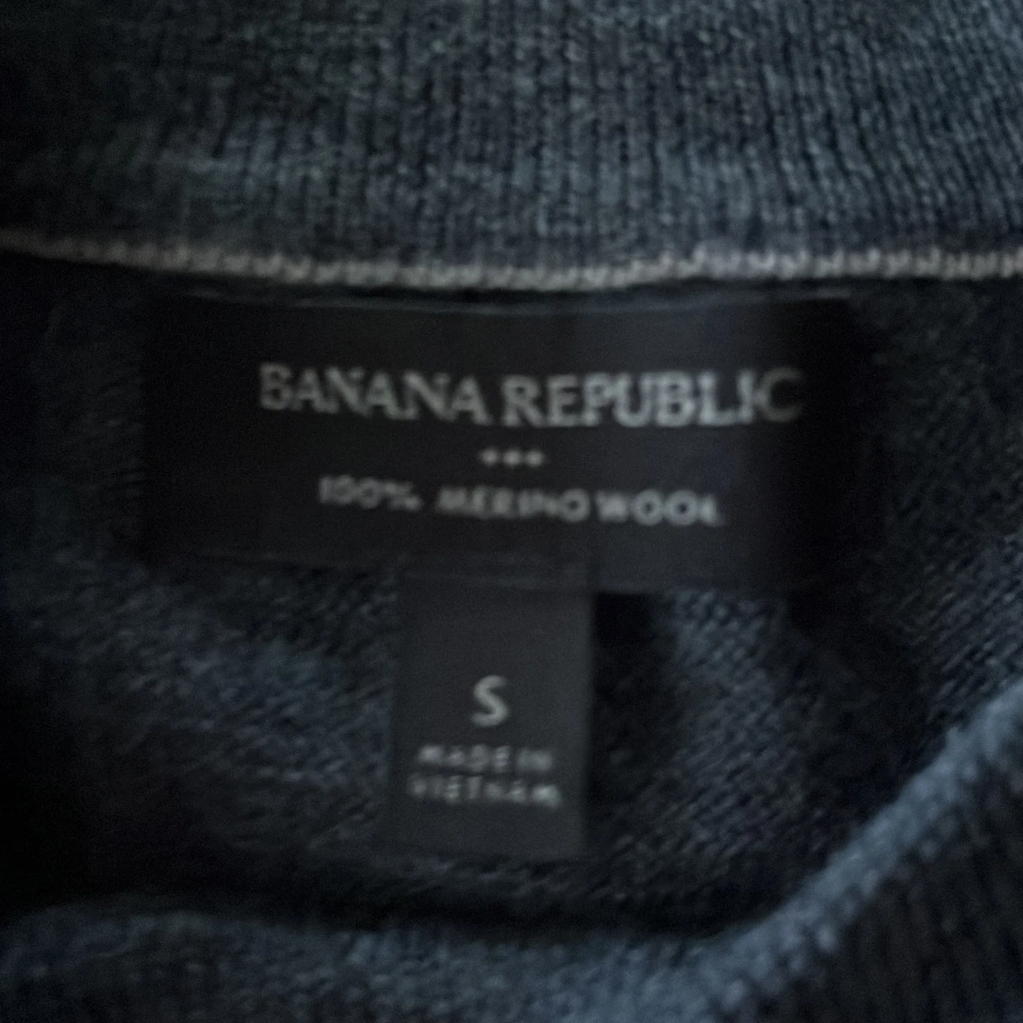 Grå merinoulltröja från Banana Republic - 90