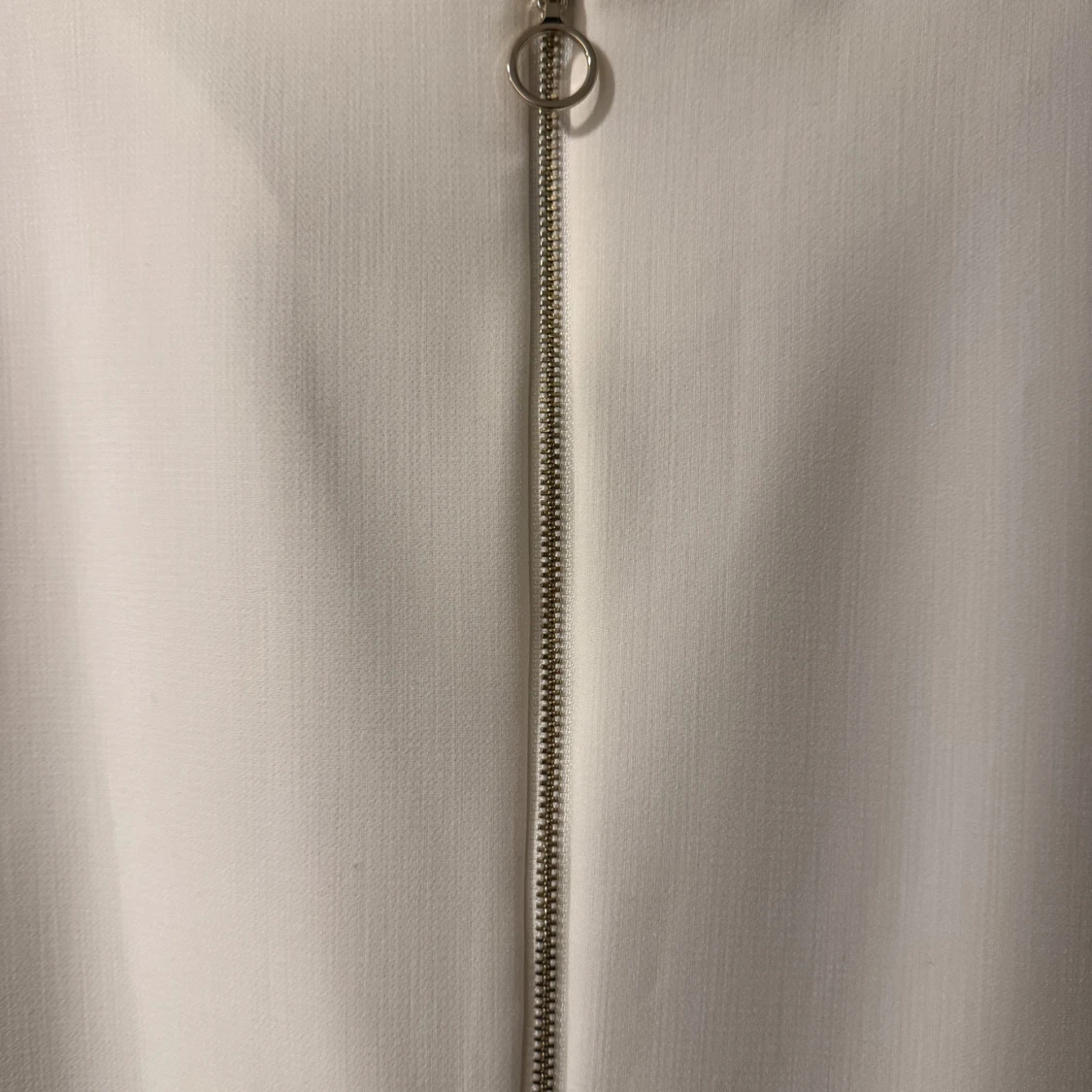 Vit klänning med dragkedja - 91