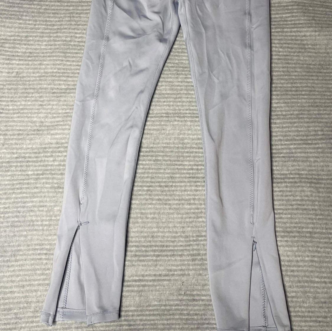 Ljusblå träningsbyxor från Body - 1