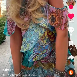 Zara set - Finaste settet från Zara som tyvärr är för litet för mig. Kjolen är storlek xs och toppen storlek S! Vill man endast köpa en del kostar kjolen 180 och toppen 80kr