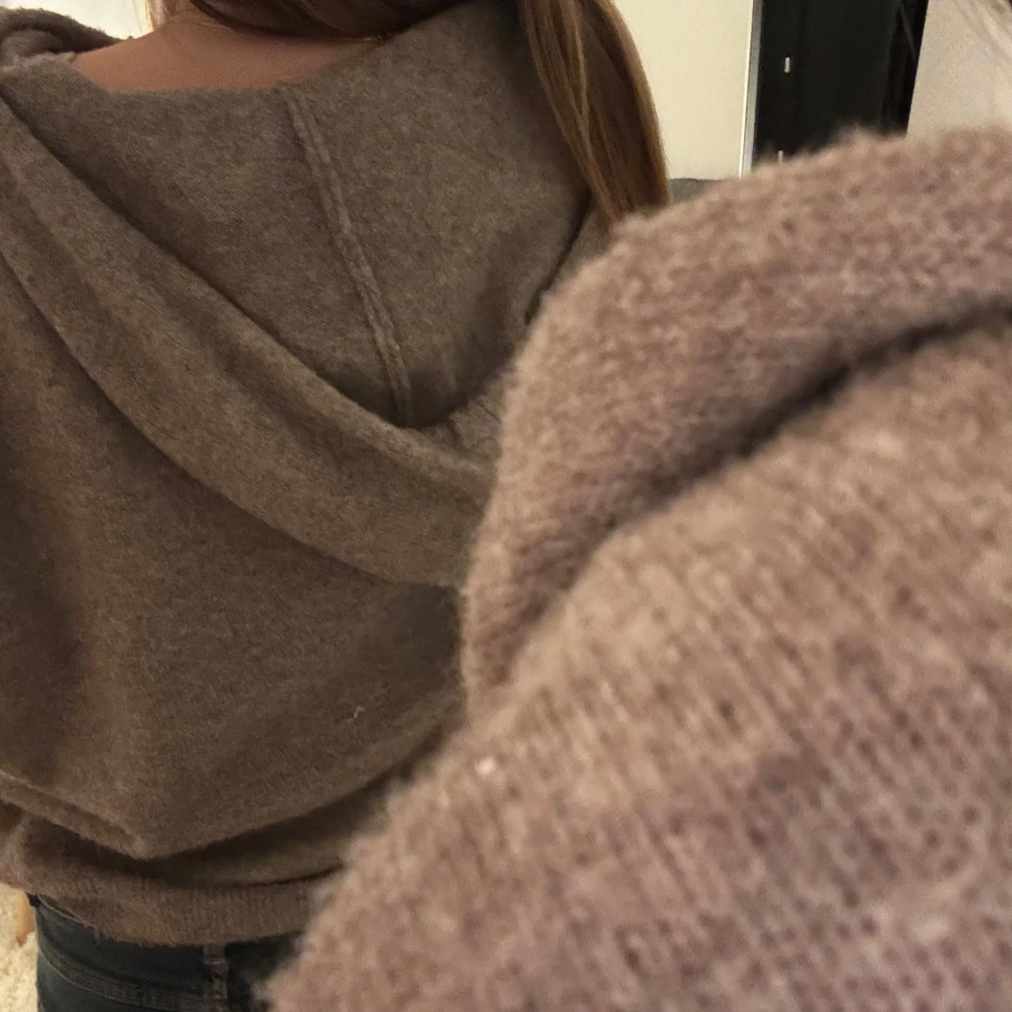 Beige stickad hoodie - 90