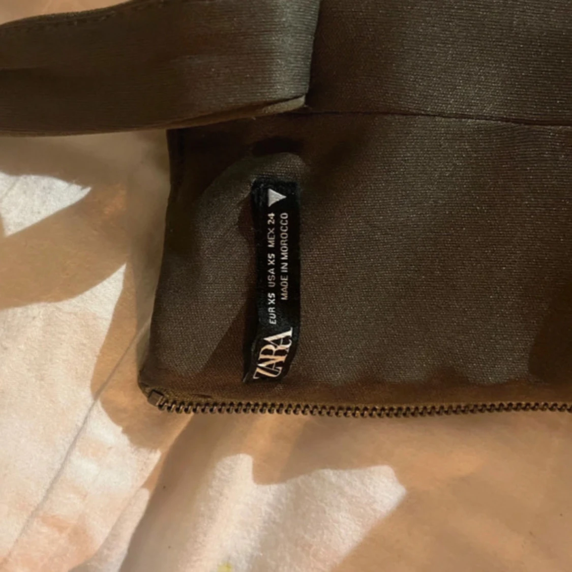 Olivgrön korsettopp från Zara - 92