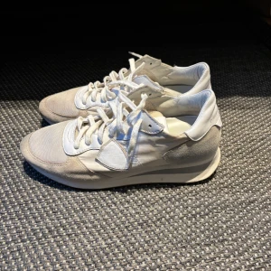 Philip model  - Modell|trainer| skick 7/10 finns defekt| pm för info🤝